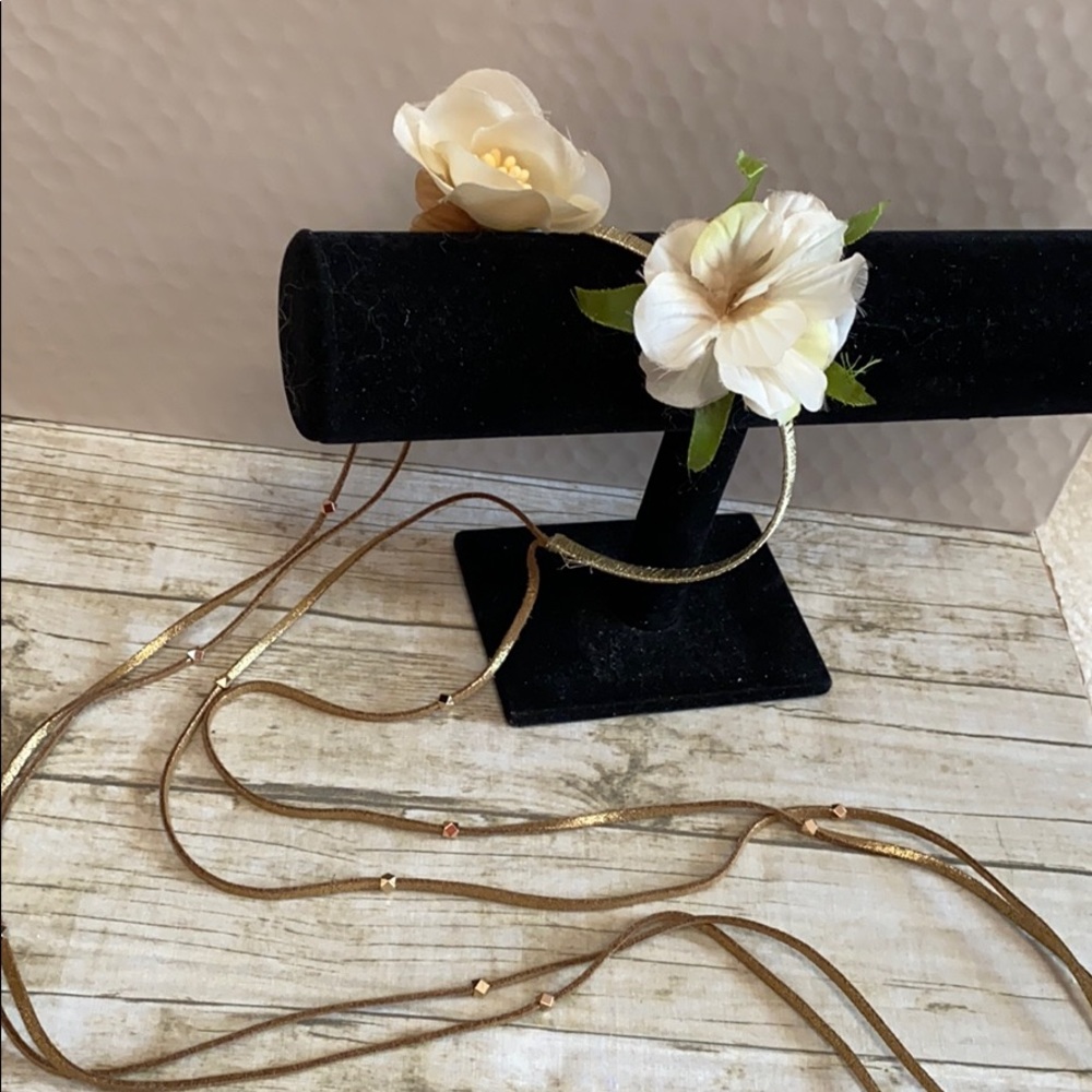 🌸American Eagle Floral Headband Beige Bead Tie